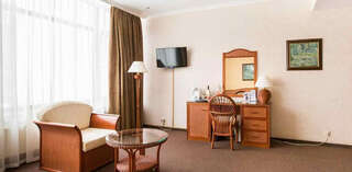 Отель Arthurs Spa Hotel By Mercure Ларево Улучшенный номер с кроватью размера «king-size»-6