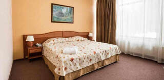 Отель Arthurs Spa Hotel By Mercure Ларево Улучшенный номер с кроватью размера «king-size»-1