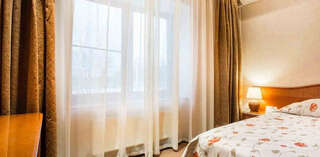 Отель Arthurs Spa Hotel By Mercure Ларево Суперлюкс с кроватью размера «king-size» и диваном-5